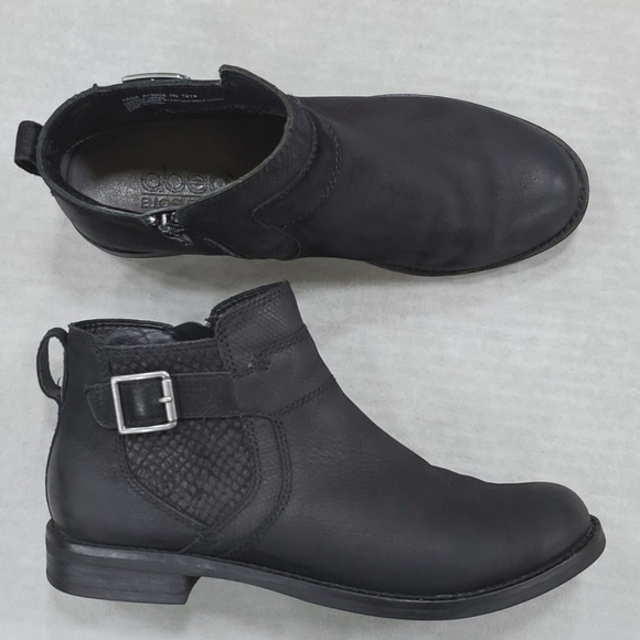 Abeo Shoes - Abeo Yana  booties women's 7N black Nubuck leather snake print detail buckle